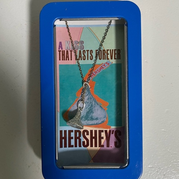 Hershey's Hope Paige Designs Sterling Silver Kiss Necklace NEW in tin - Picture 1 of 6